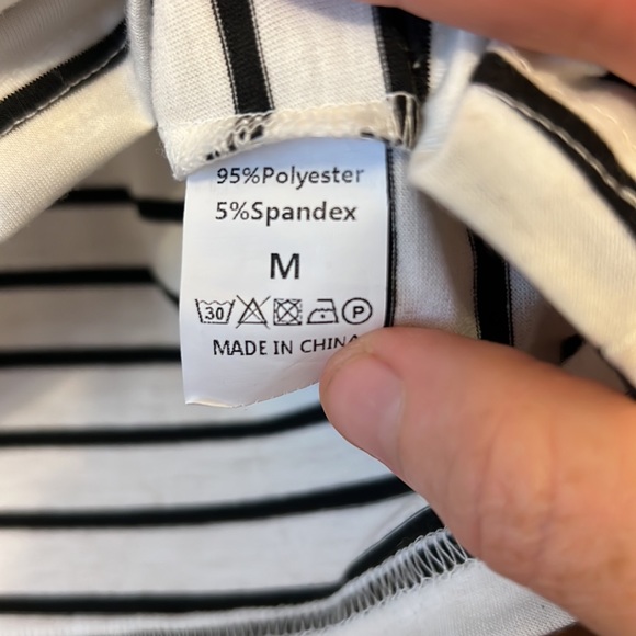 Fun striped tshirt with sequin pocket size medium - Picture 7 of 10